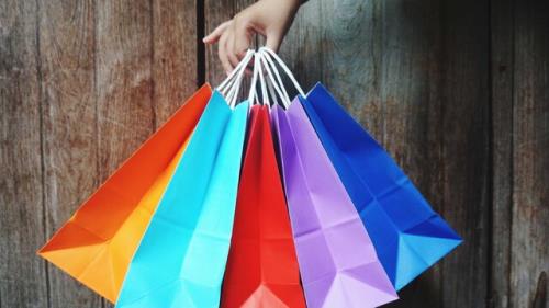 چگونه فرهنگ بر تصمیمات خرید مصرف کننده تاثیر می گذارد؟