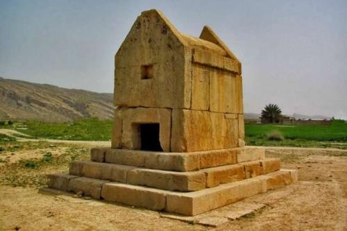 تخریب گر میراث فرهنگی دشتستان دستگیر شد