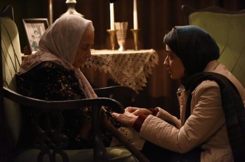 نباید در رابطه با افغان ها نگاه صفر و صدی داشت